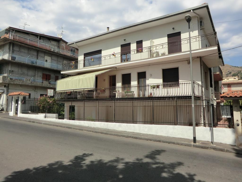 B&B Civico 115 Gaggi Екстериор снимка